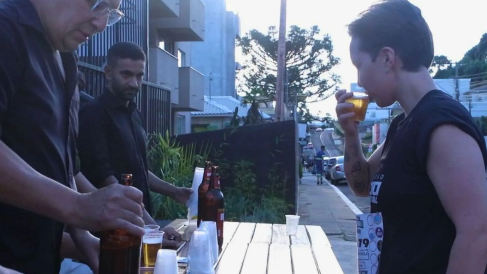 Corrida de Bar em Bar agita Caçador com diversão e solidariedade