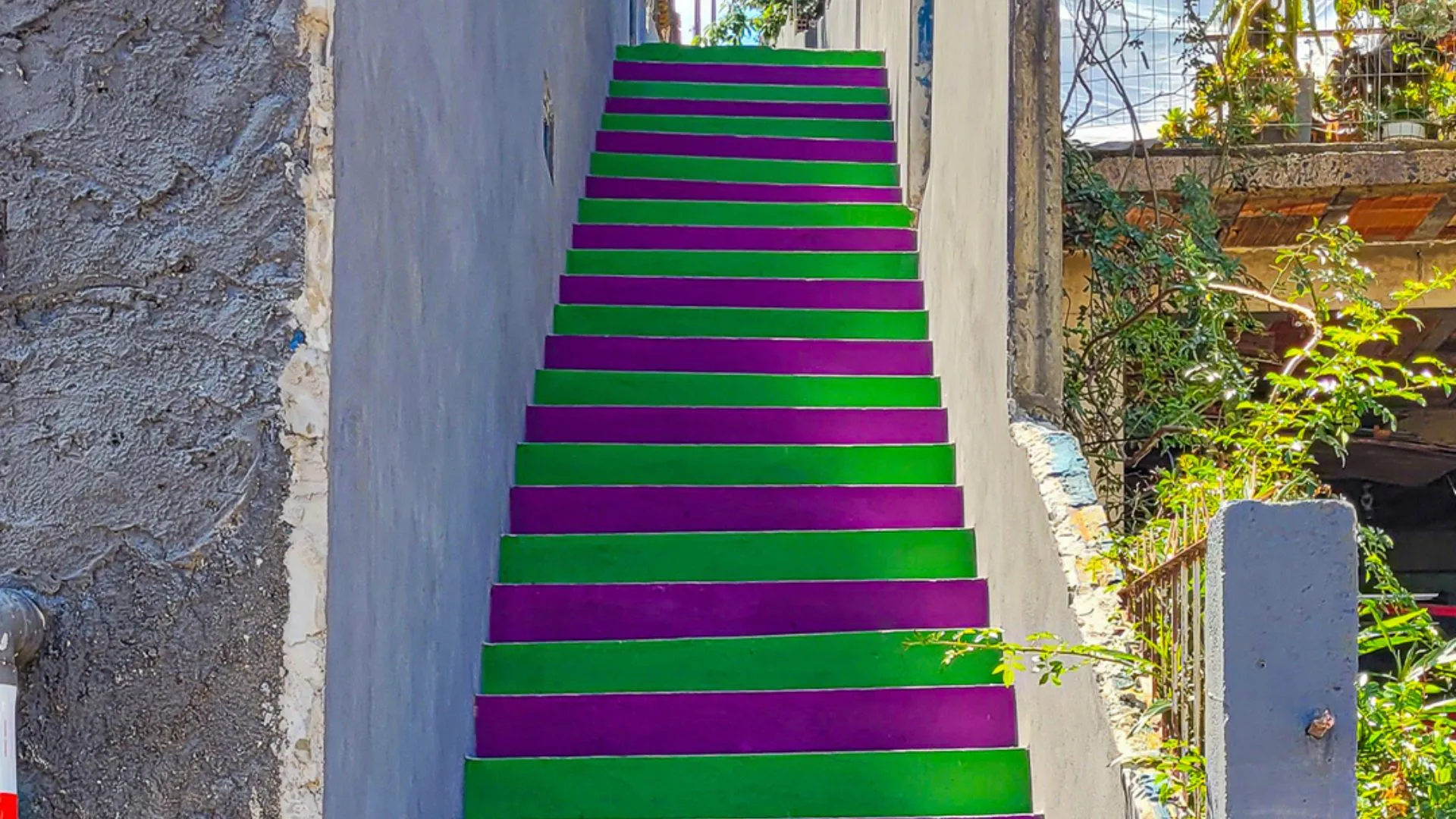 Prefeitura de Videira entrega escadaria renovada para moradores