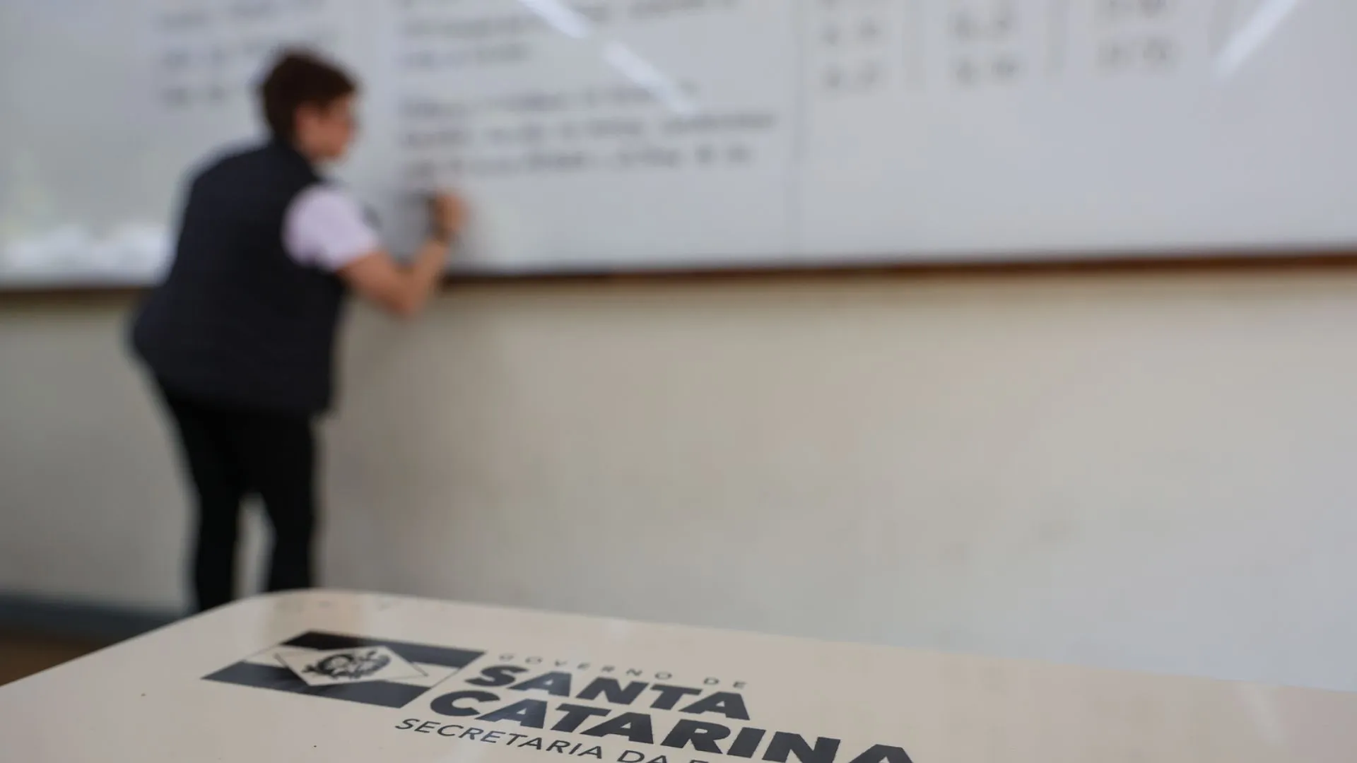 Novo concurso da Educação em SC abre inscrições para até 10 mil vagas