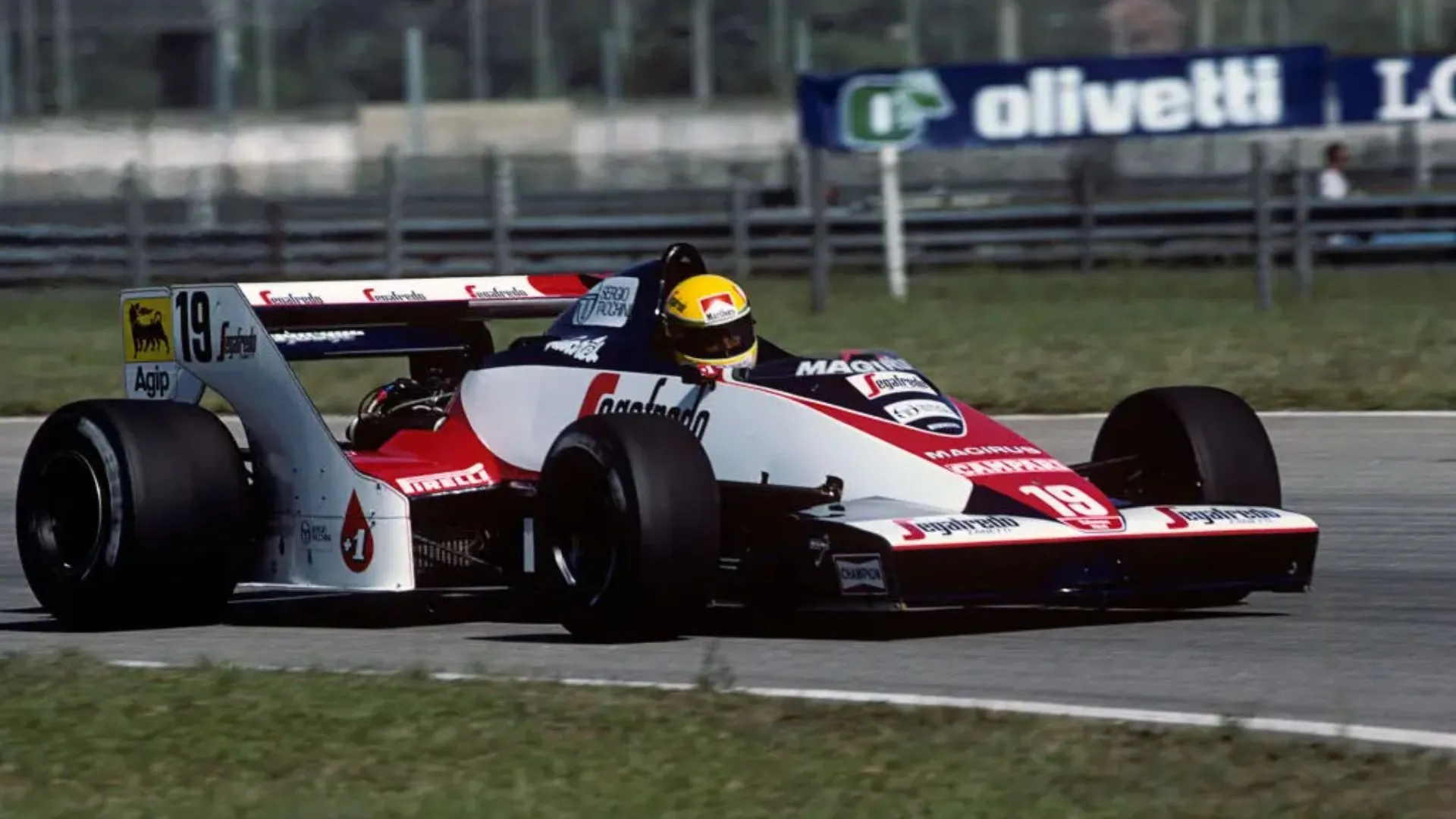 Primeiro carro de Ayrton Senna vai a leilão em Mônaco por valor milionário