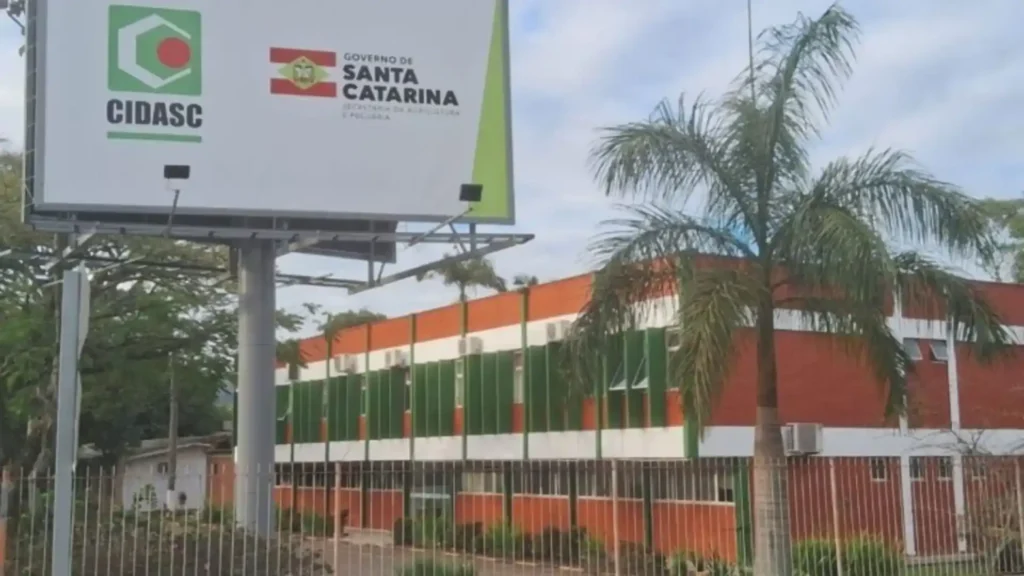 Trabalhadores da Cidasc aprovam estado de greve contra fim da escala 24×96