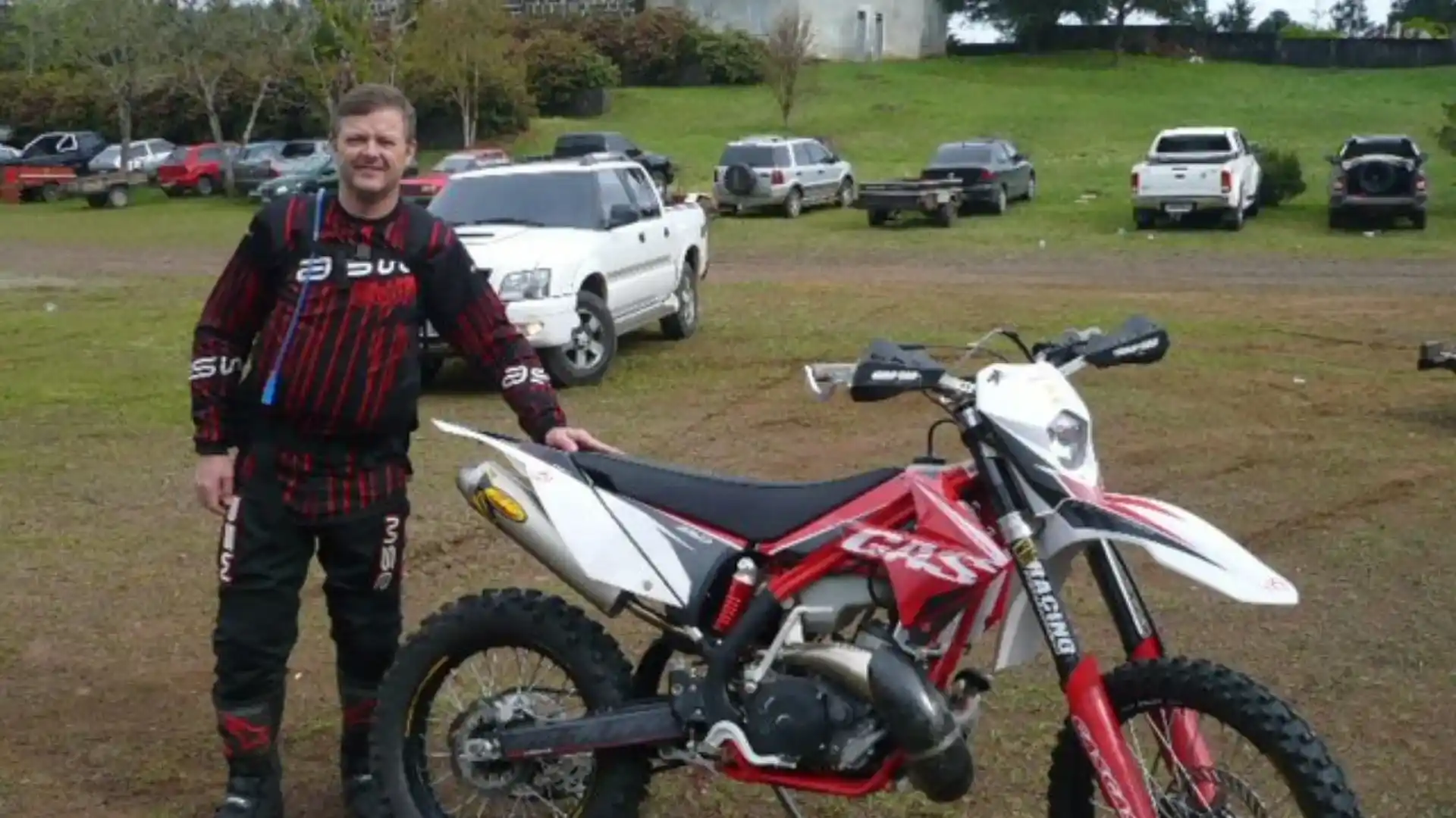 Empresário de pet shop morre durante trilha noturna em Matos Costa e causa comoção