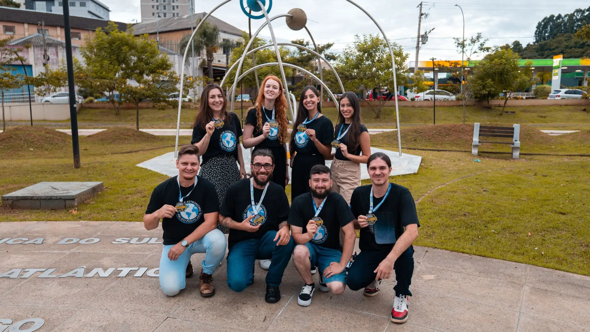 O Clube de Astronomia de Videira recebe medalhas do programa Caça Asteroides MCTI