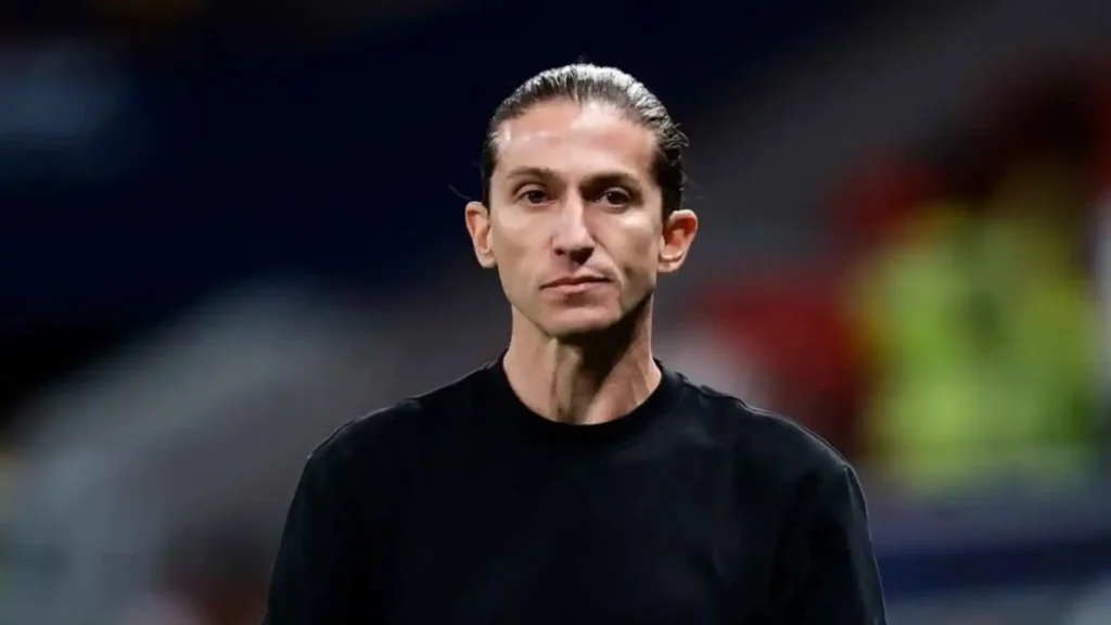 Filipe Luís é demitido do Flamengo após goleada histórica e clima de crise