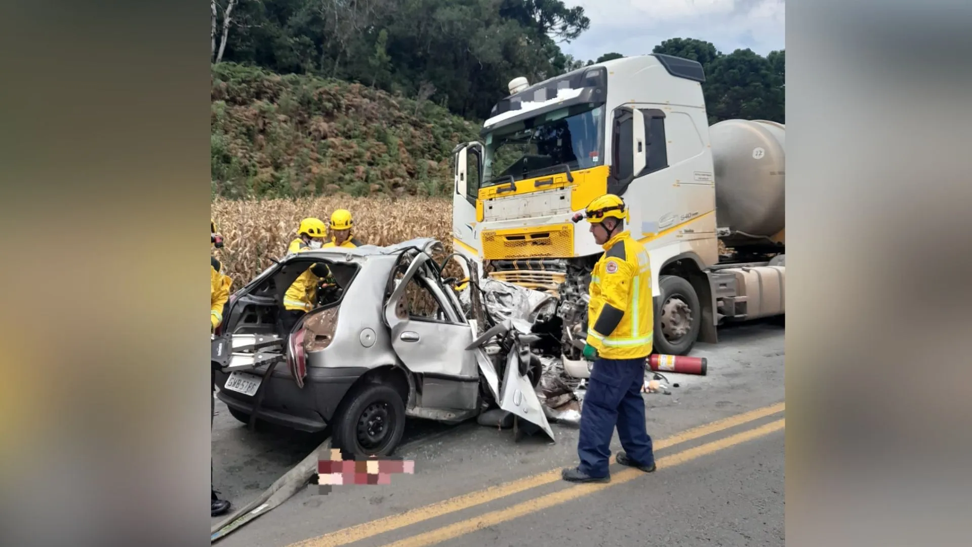 Colisão frontal na BR-470 deixa quatro mortos no Meio-Oeste