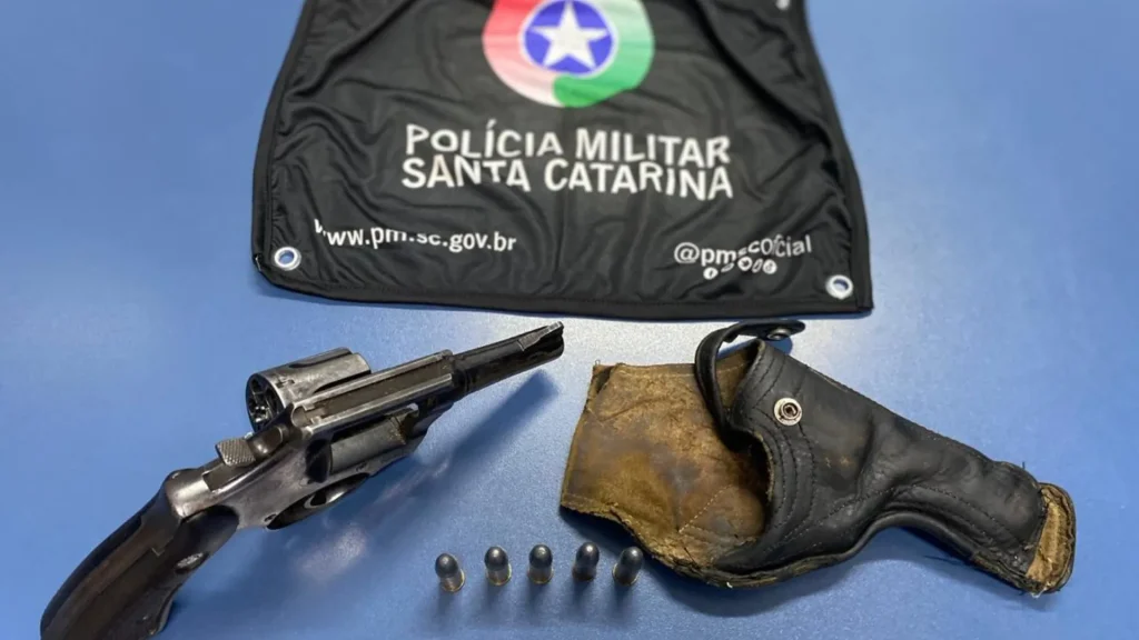 Homem armado é preso no interior de Lebon Régis