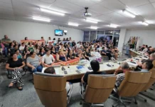 Servidores municipais cobram aumento real e levam reivindicações à Câmara