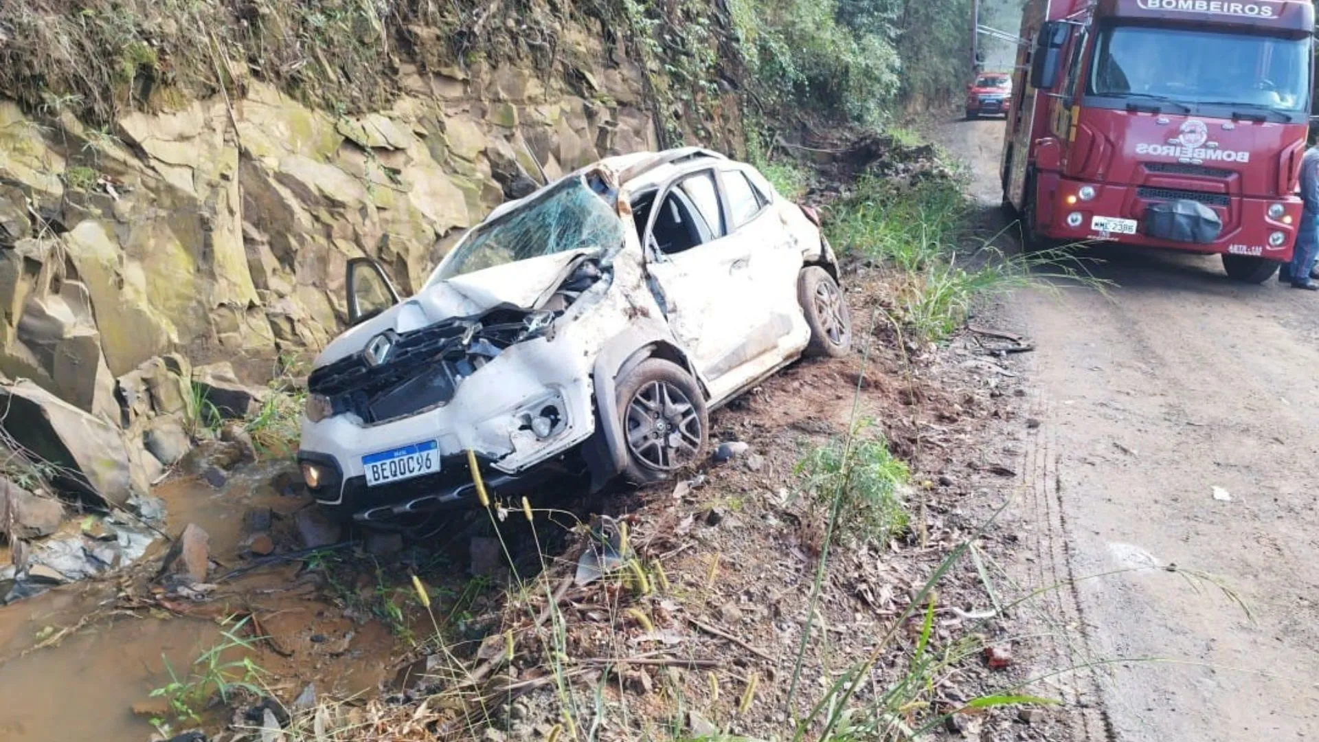 Motorista fica em estado grave após capotamento em Tangará