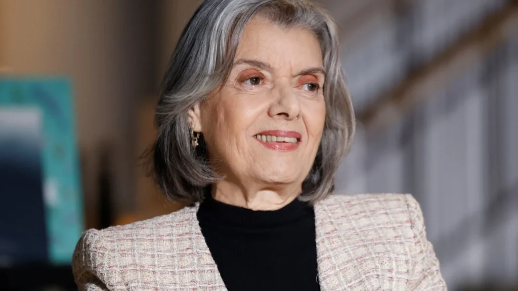 Cármen Lúcia relata ameaça de bomba em Brasília