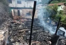 Incêndio destrói residência no bairro De Carli em Videira