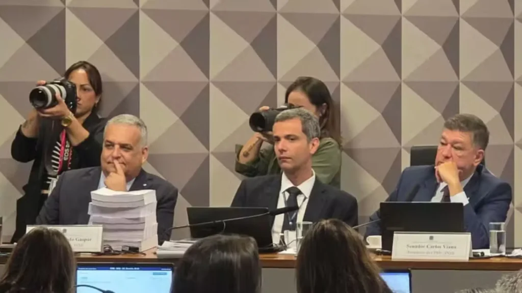 Relator pede indiciamento de 'Lulinha' e ex-ministros de Lula e Bolsonaro