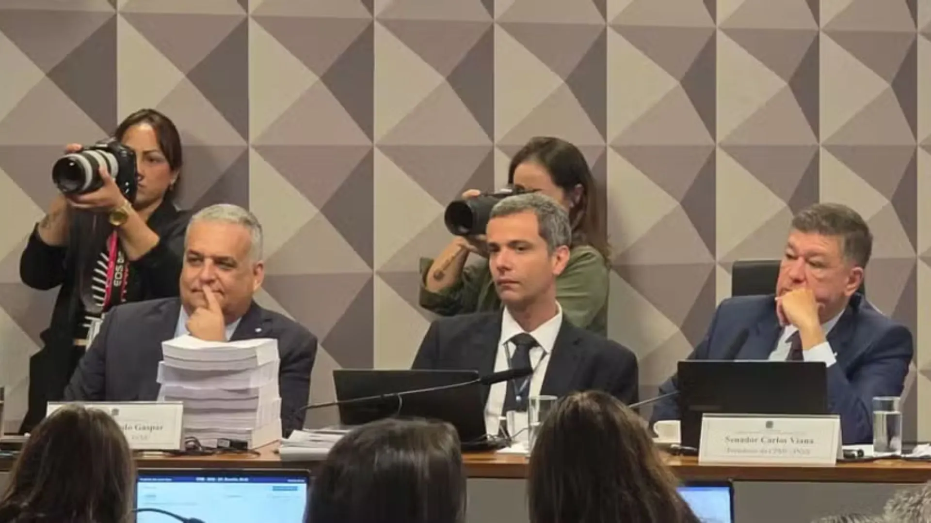 Relator pede indiciamento de 'Lulinha' e ex-ministros de Lula e Bolsonaro