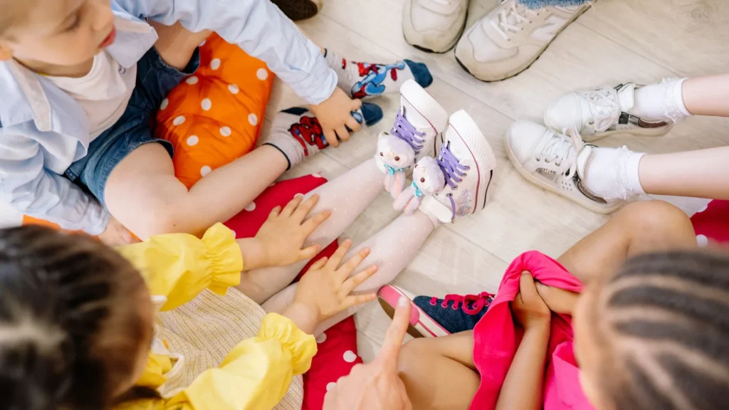 Pai busca filha em creche e leva criança errada para casa em SC