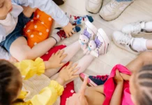 Pai busca filha em creche e leva criança errada para casa em SC