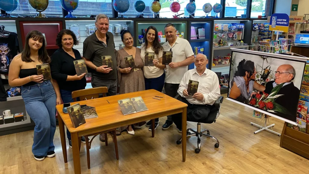 Padre Elcio Alberton lança “Dona Flor do Contestado”