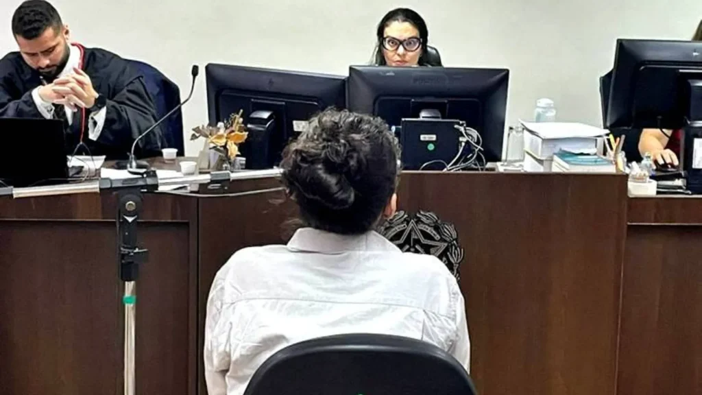 Mulher que queimou companheiro e cortou seu órgão genital é absolvida