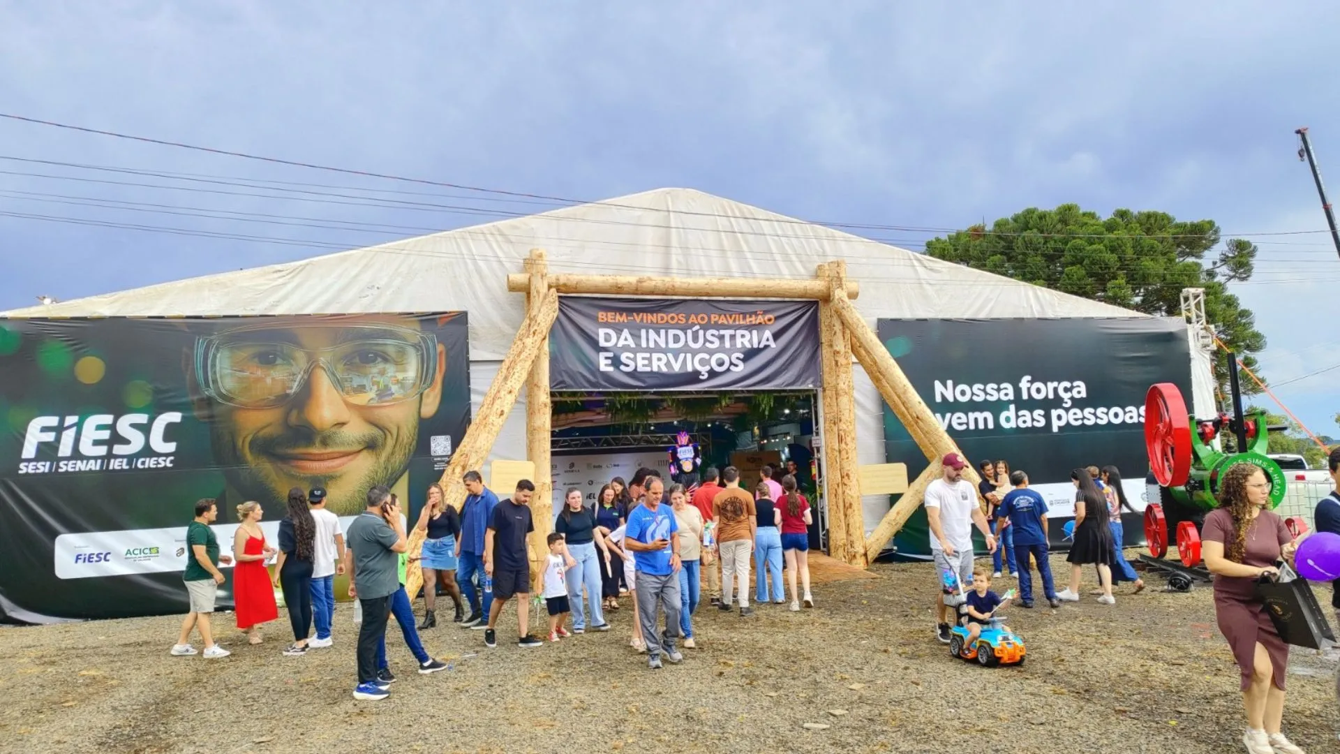 Indústria e serviços mostram sua força na ExpoCaçador 2026