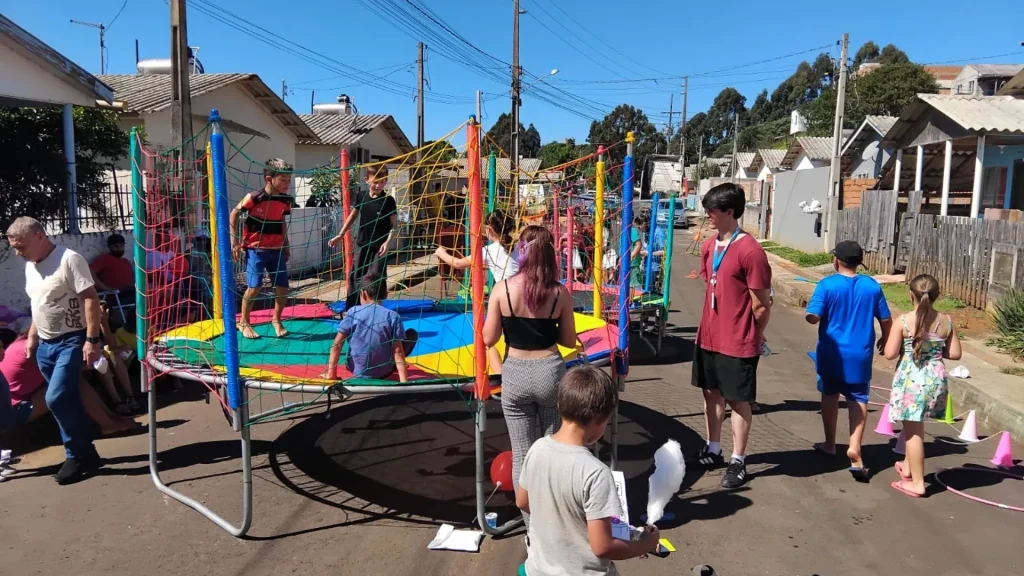 Rua de Lazer reúne famílias no bairro Nossa Senhora Salete