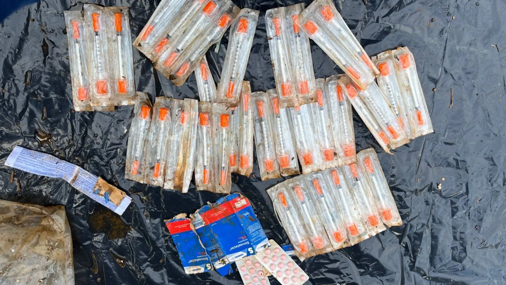 Descarte irregular de seringas é identificado pela Eco Barreira