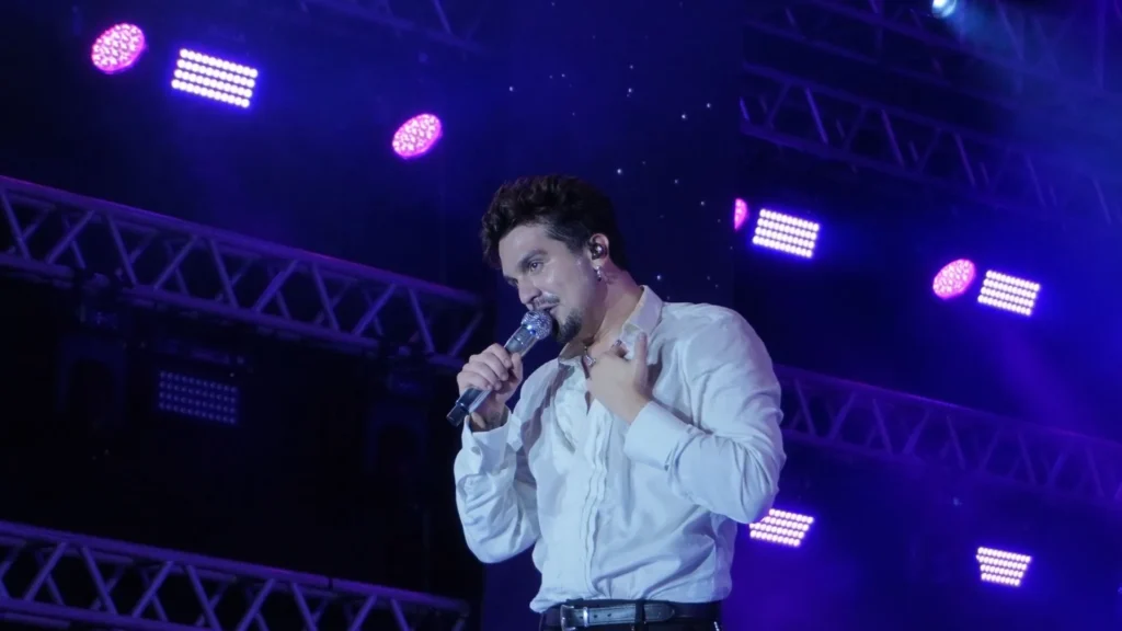 Luan Santana abre shows nacionais na ExpoCaçador com grande público
