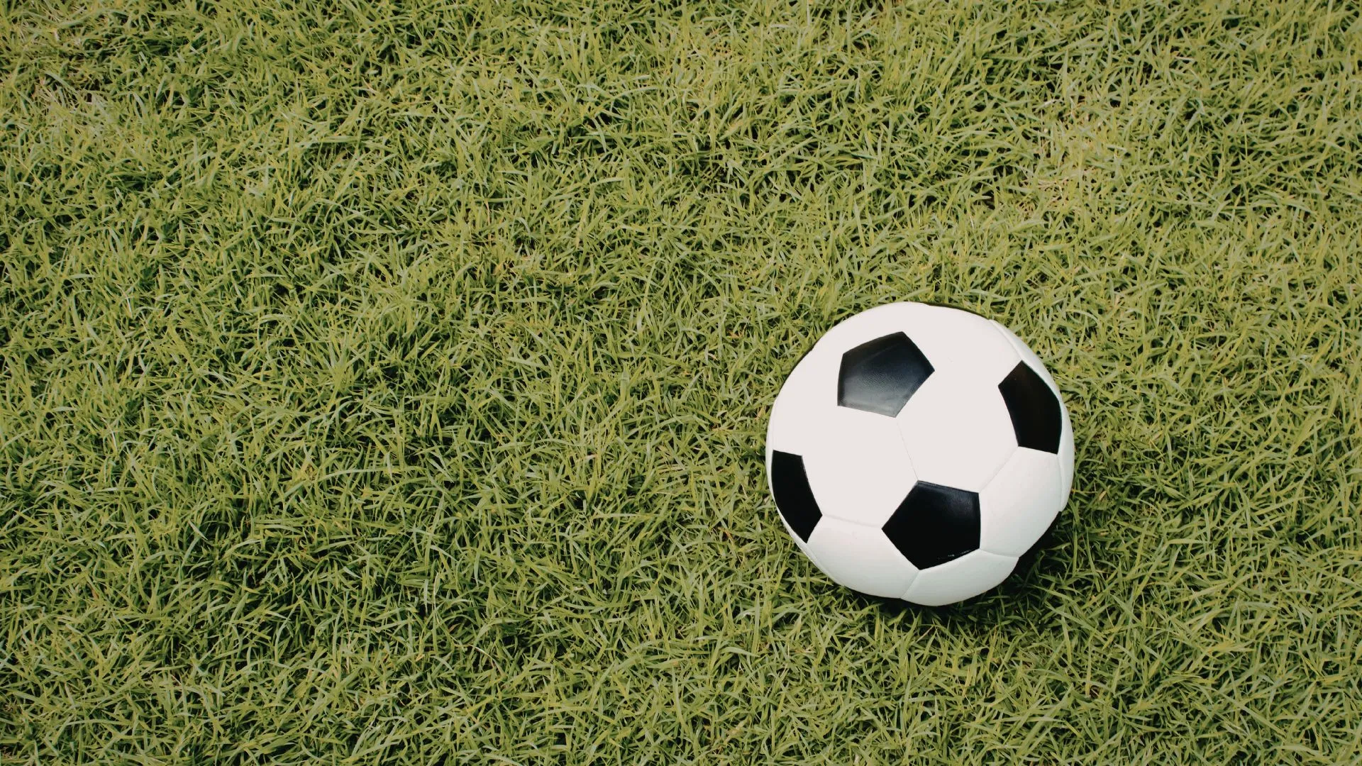 Treinador é condenado por crimes sexuais contra adolescentes