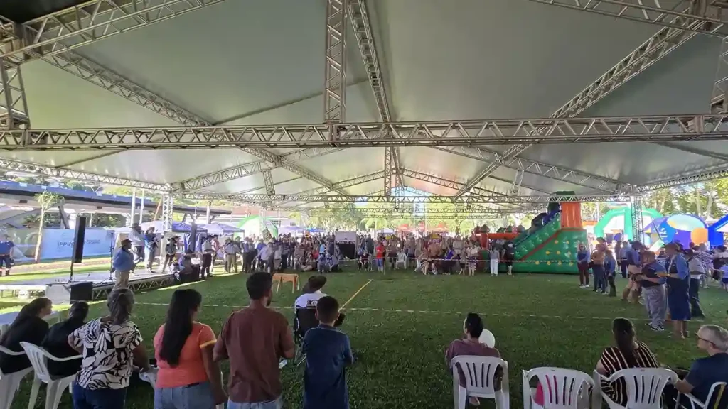 Parque Azul supera expectativas e emociona com laço inclusivo