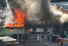 Incêndio atinge residência no bairro Farroupilha em Videira Incêndio atinge residência no bairro Farroupilha em Videira