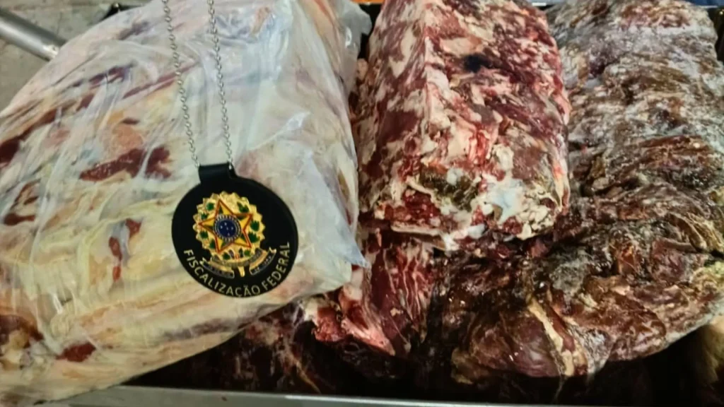 Carne adulterada? Operação fecha frigorífico e lacra depósito