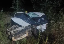 Colisão frontal em Lebon Régis mata bebê de 7 meses e homem Colisão frontal em Lebon Régis mata bebê de 7 meses e homem