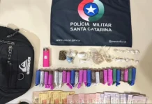 Abordagem policial resulta em apreensão de crack, cocaína e maconha Abordagem policial resulta em apreensão de crack, cocaína e maconha