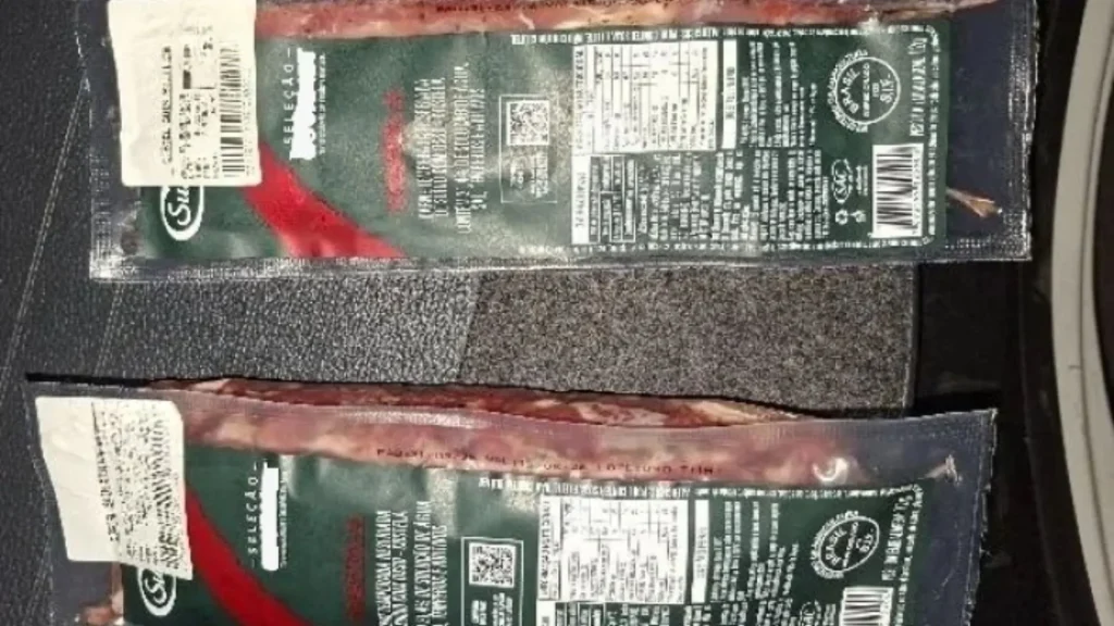 Homem tenta furtar costela suína e acaba preso