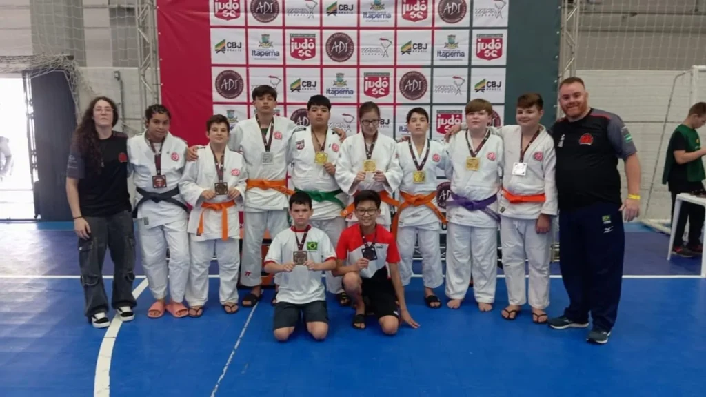 Videira conquista 40 medalhas no Estadual de Judô