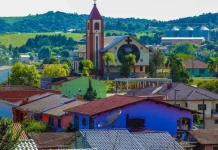 Uso de cor em prédios públicos termina em multa para prefeito do Meio-Oeste de SC Uso de cor em prédios públicos termina em multa para prefeito do Meio-Oeste de SC