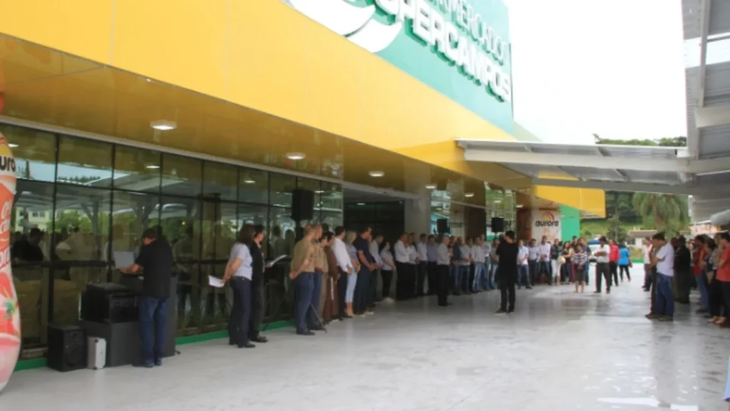 Rede de supermercados do Meio-Oeste anuncia venda de unidades em cinco cidades