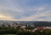 Frente fria se afasta e massa de ar frio derruba temperaturas em Santa Catarina Tempo em SC: Sol predomina e temperaturas sobem nesta quarta-feira (22)