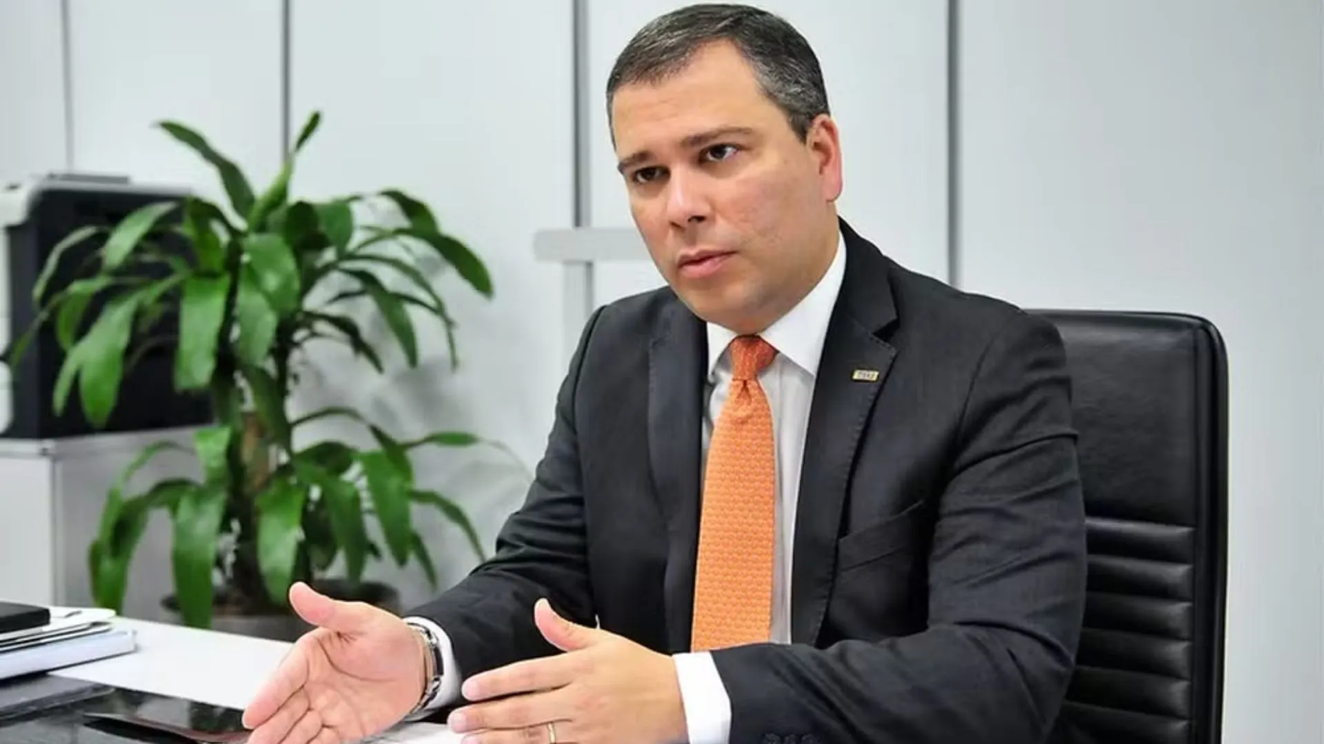 PF mira esquema financeiro e prende ex-presidente do BRB