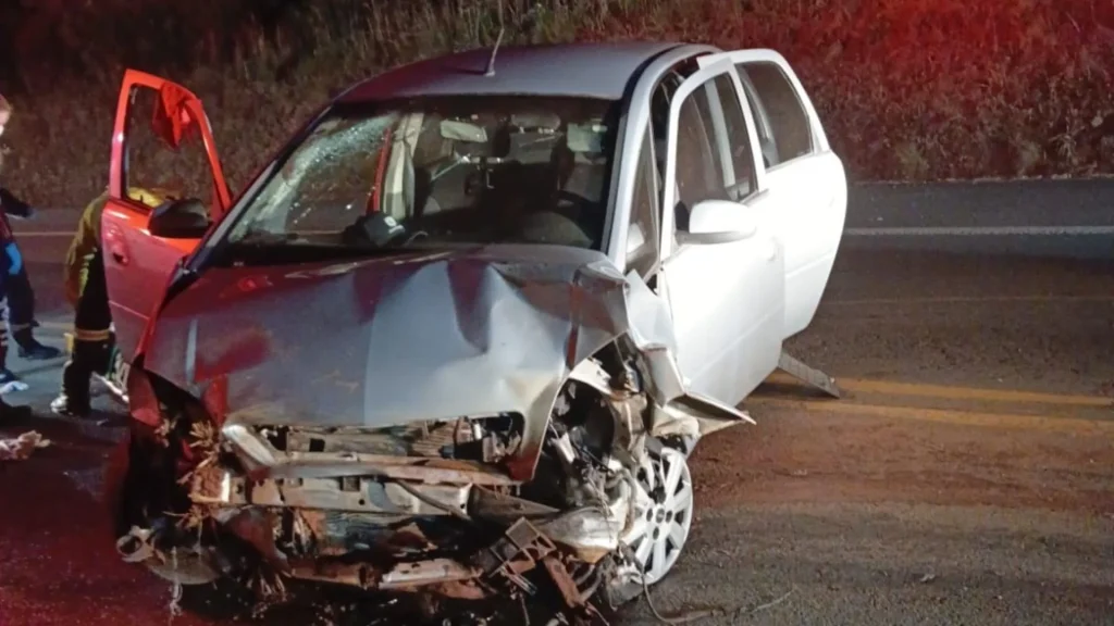 Acidente na BR-470 deixa quatro feridos no Meio-Oeste