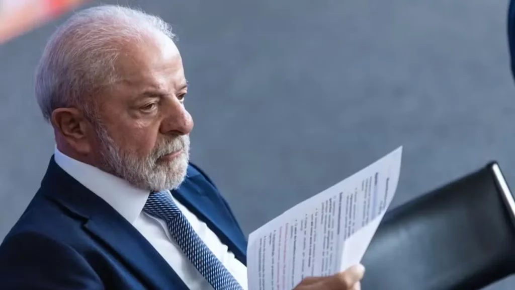 Governo envia ao Congresso projeto para acabar com escala 6x1 em regime de urgência