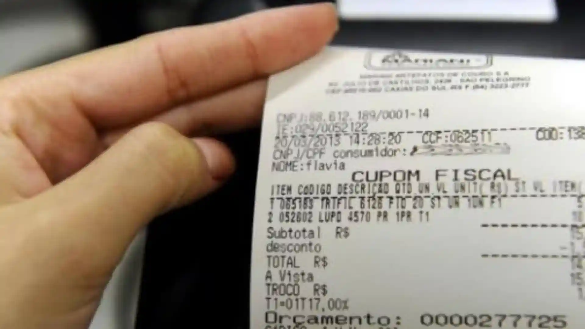 CPF na nota: o perigo escondido por trás do desconto no mercado