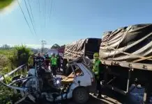 Acidente com carreta mata cinco pessoas em rodovia de SC Acidente com carreta mata cinco pessoas em rodovia de SC
