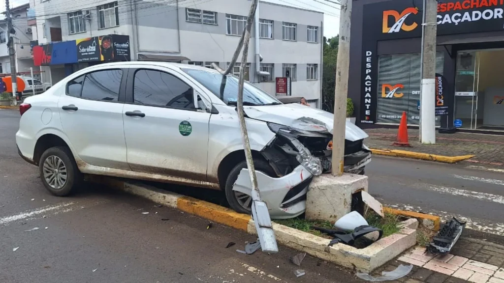 Colisão causa congestionamento em Caçador