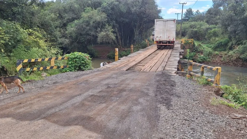 Prefeitura anuncia pavimentação na Linha Adolfo Konder 