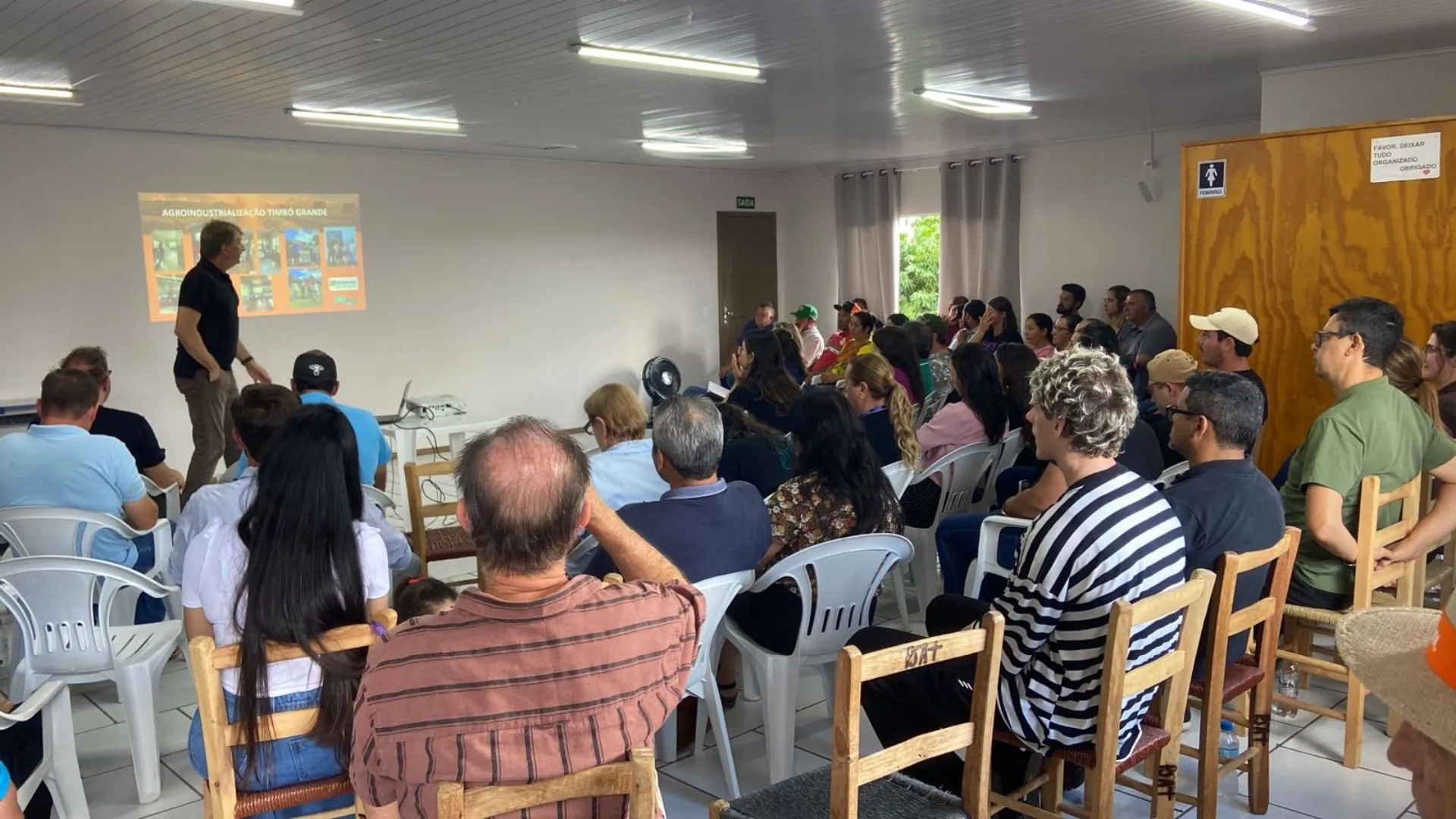 Agroindústrias de Arroio Trinta e Lebon Régis em capacitação