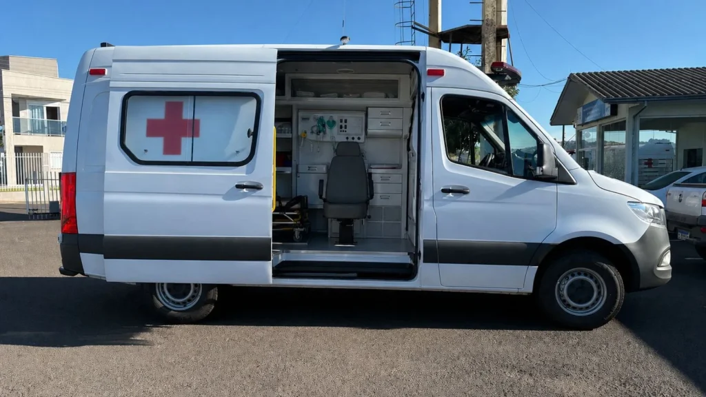Nova ambulância amplia atendimento de urgência em Caçador