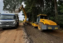 Acesso ao aeroporto de Caçador recebe novo pavimento Acesso ao aeroporto de Caçador recebe novo pavimento
