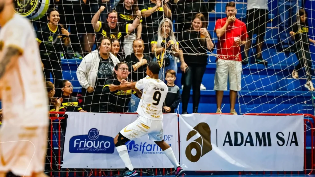 Caçador Futsal vence Tubarão por 2 a 1 na Série Ouro