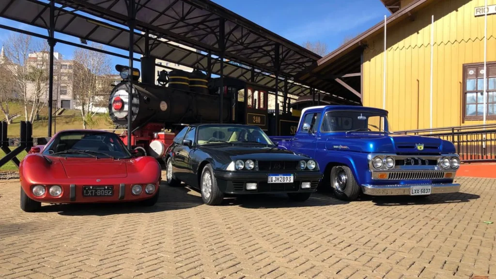 Caçador recebe encontro de carros antigos