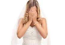 Falsa cerimonialista é presa por golpes em casamentos Falsa cerimonialista é presa por golpes em casamentos