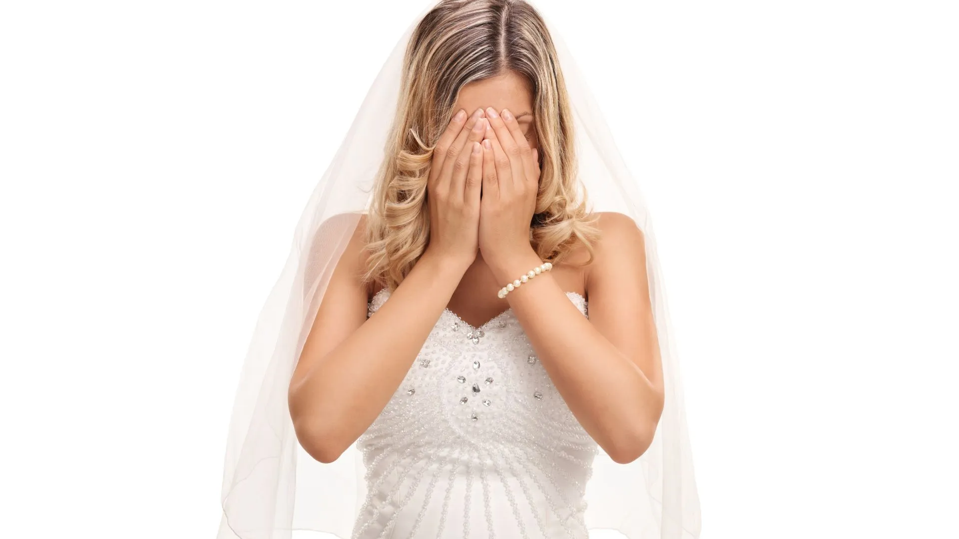 Falsa cerimonialista é presa por golpes em casamentos