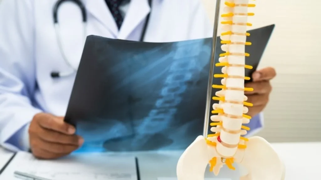 Mantidas penas a médico e ex-assessor parlamentar por esquema de ‘fura-fila’